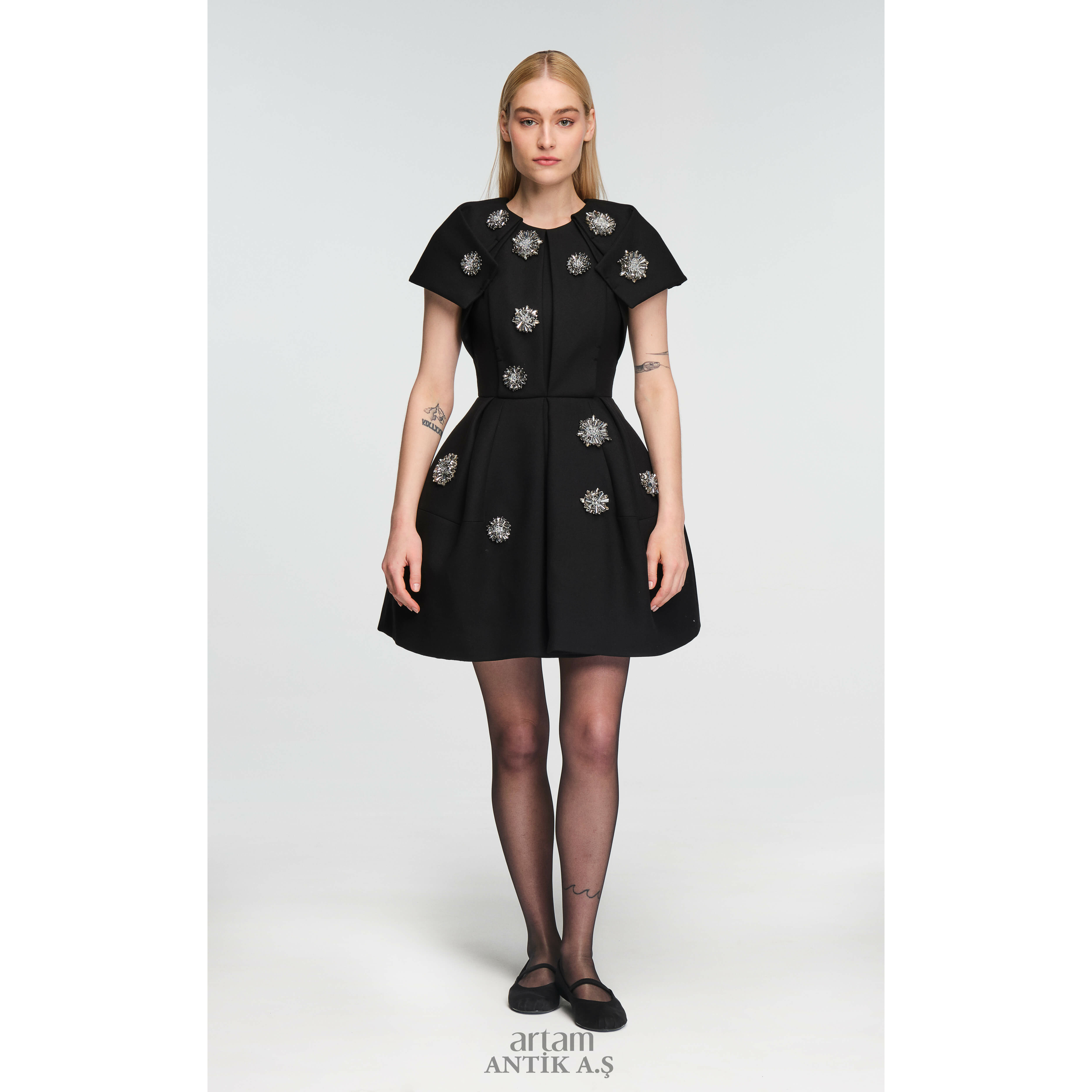 Dice Kayek for “Fashion Unites for Türkiye” elbise Artam Antik A.Ş