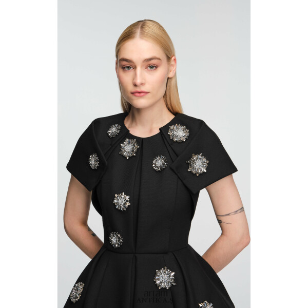 Dice Kayek for “Fashion Unites for Türkiye” elbise Artam Antik A.Ş